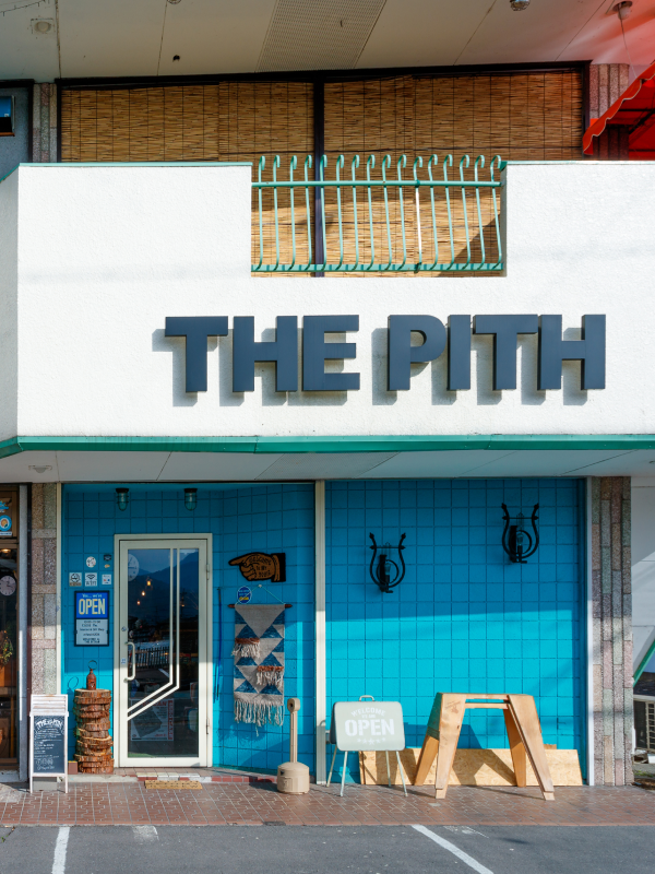 会社の外観の社員